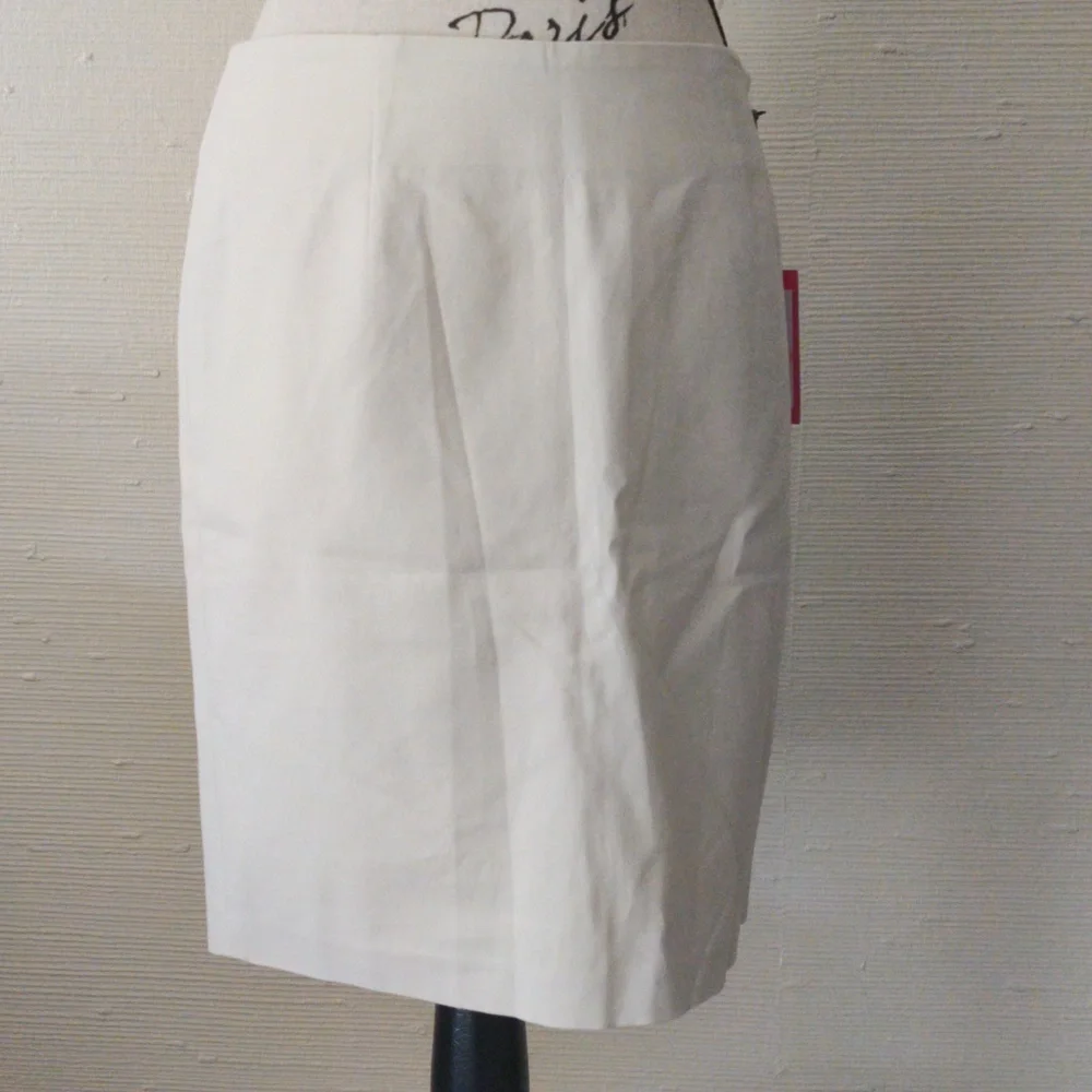 🆕 Beige Vince Camuto career business casual pencil Skirt w/ gold hardware_2